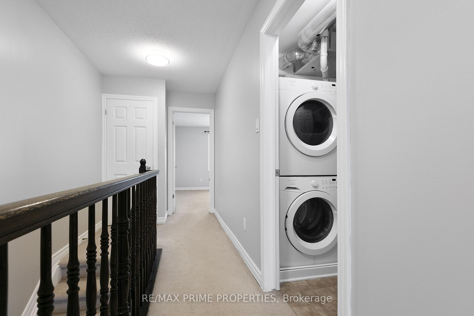 166 Bluestone Private photo 31