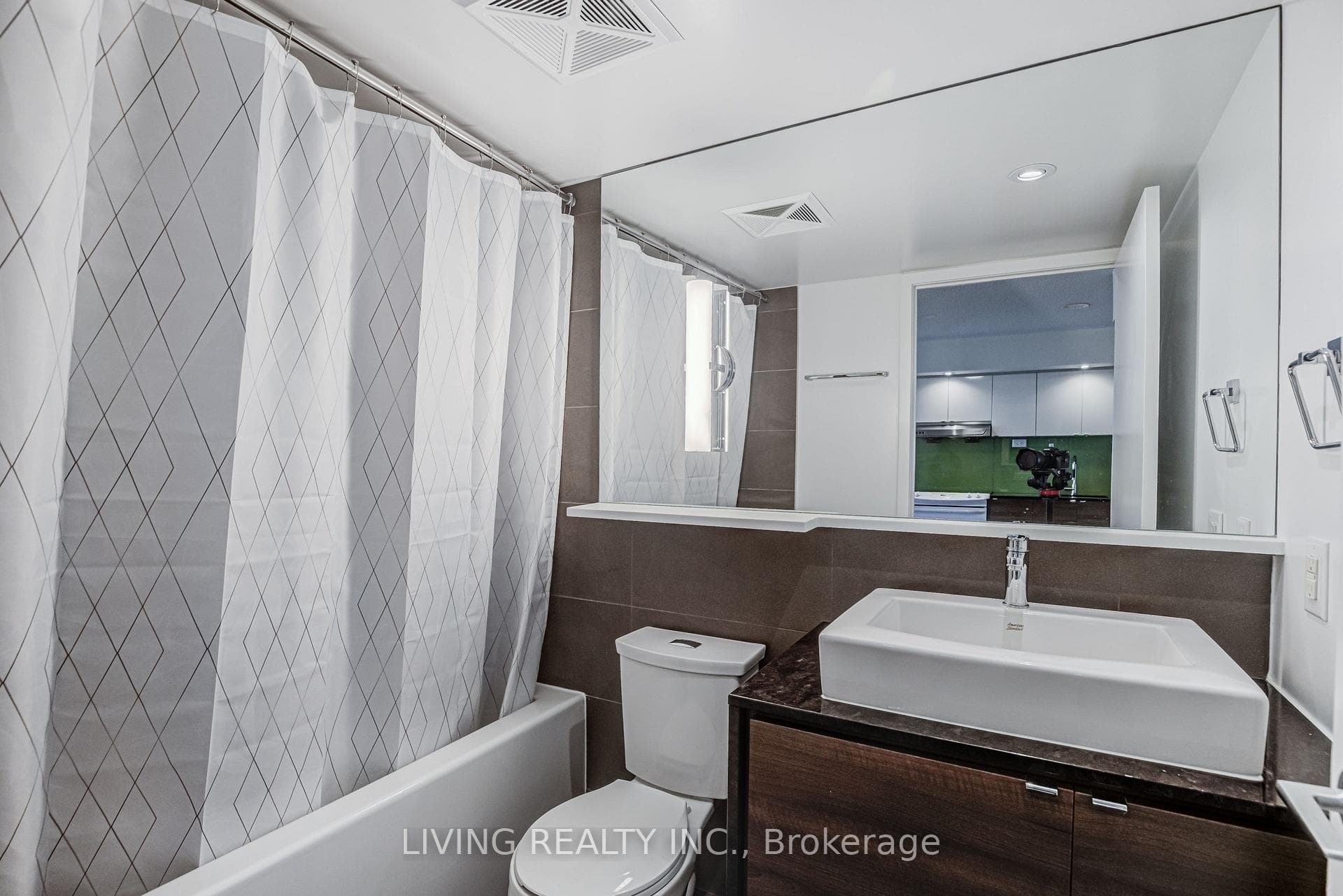 121 Mcmahon Drive Unit 1207 photo 17