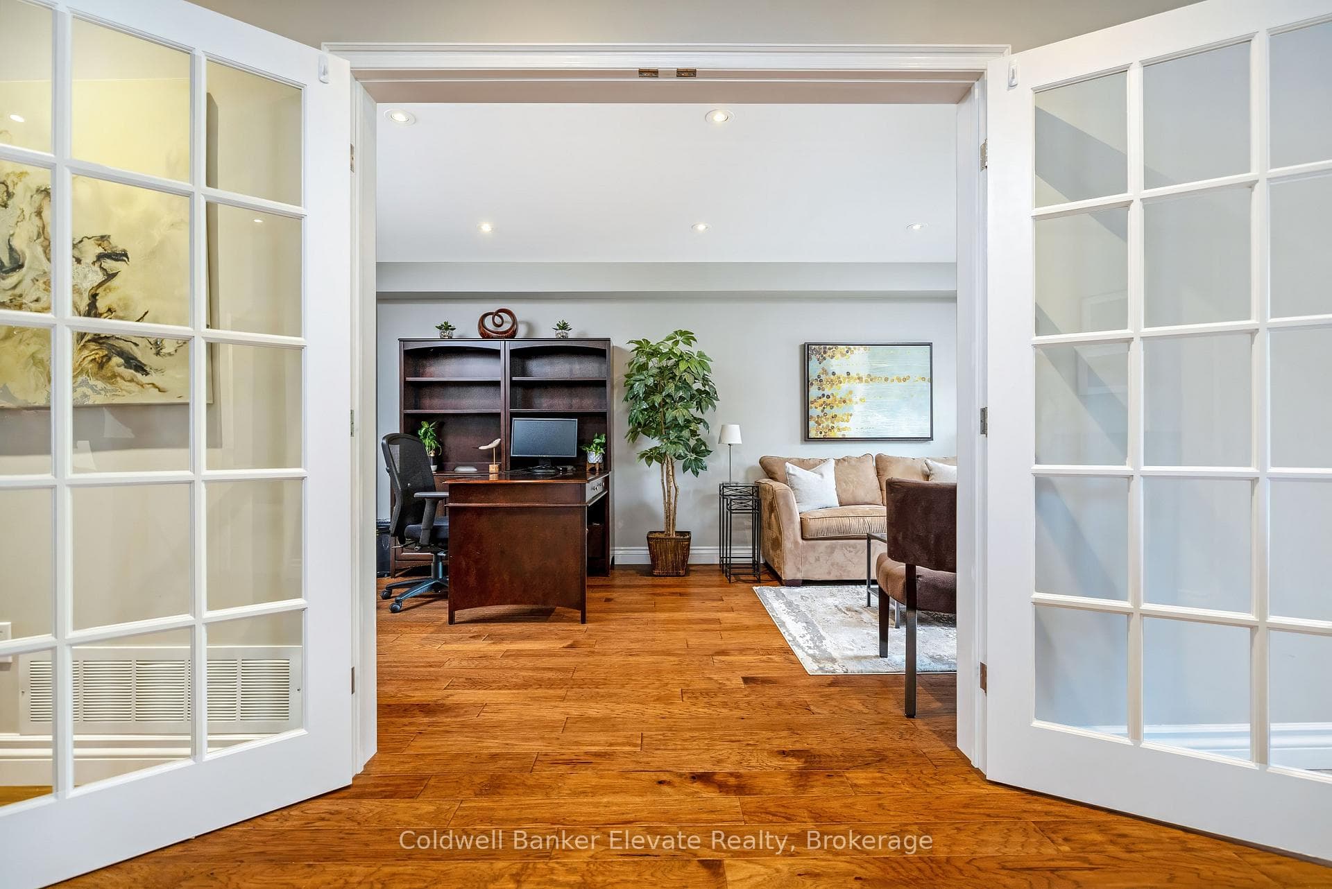 52 Curry Crescent photo 8