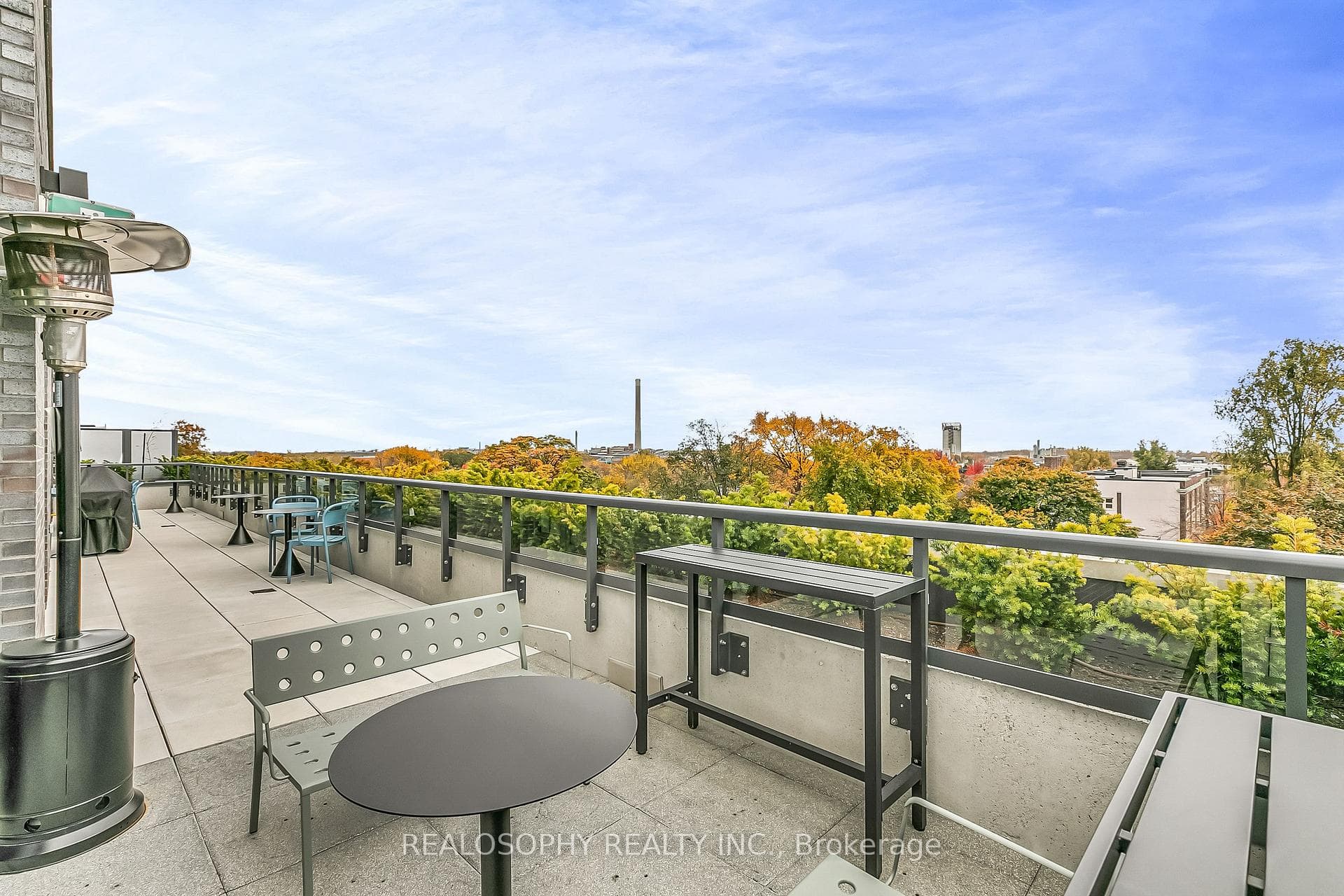 115 Larchmount Avenue Unit 307 photo 15