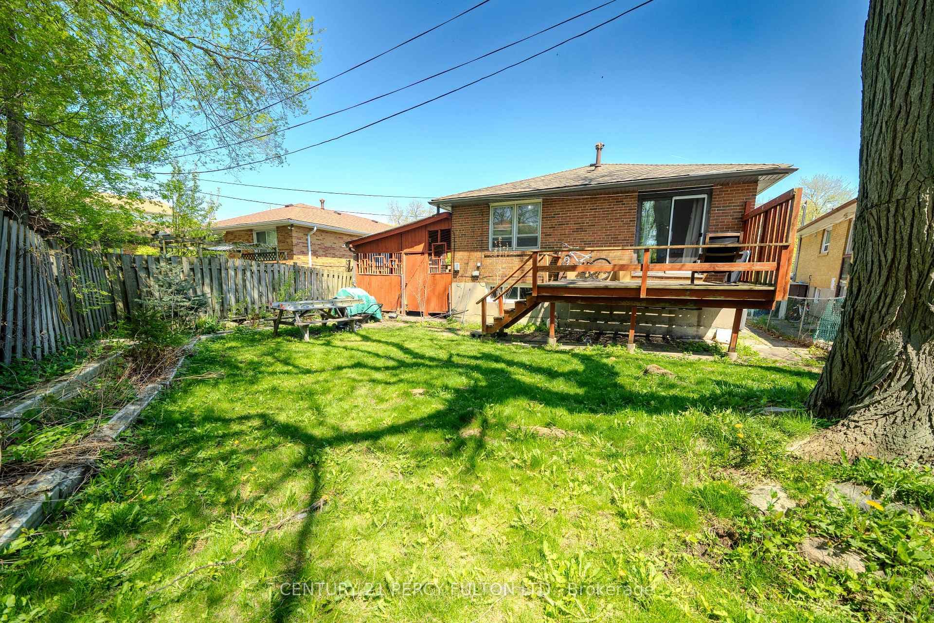 98 Mossbank Drive photo 47