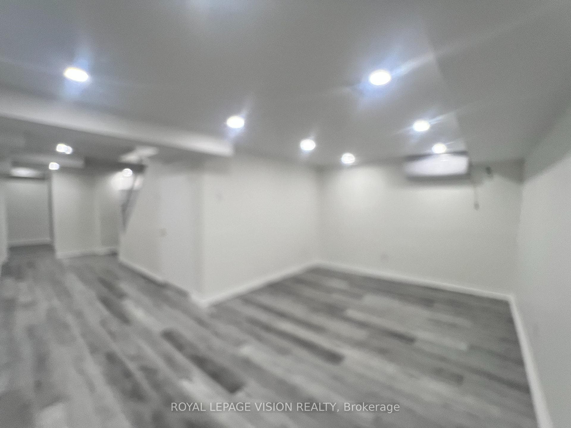 263 Wright Crescent Unit Basement photo 4