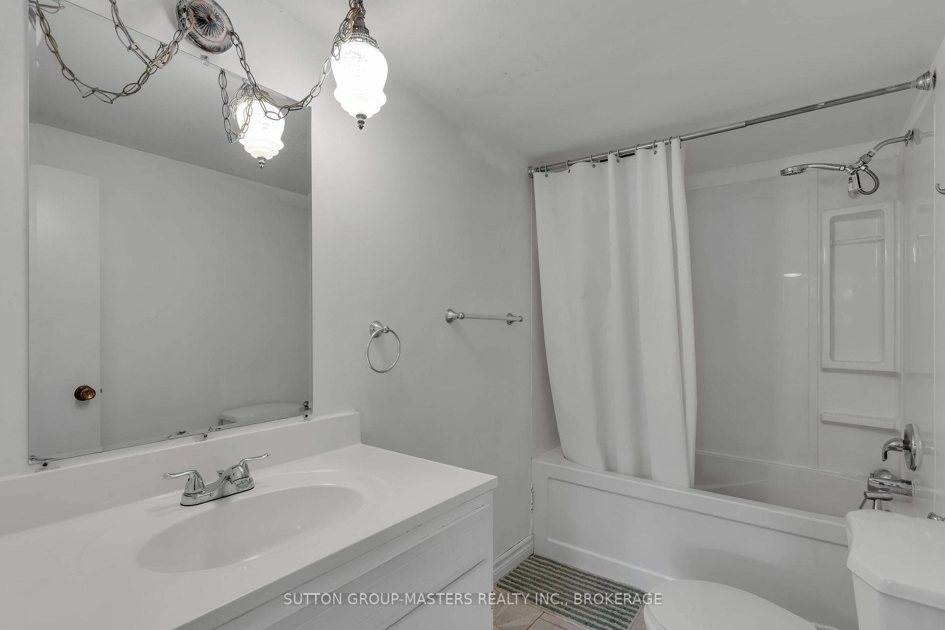250 Yonge Street photo 31