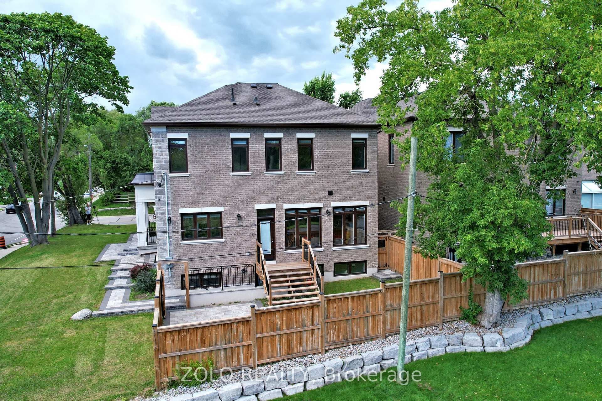 1 White Avenue photo 30