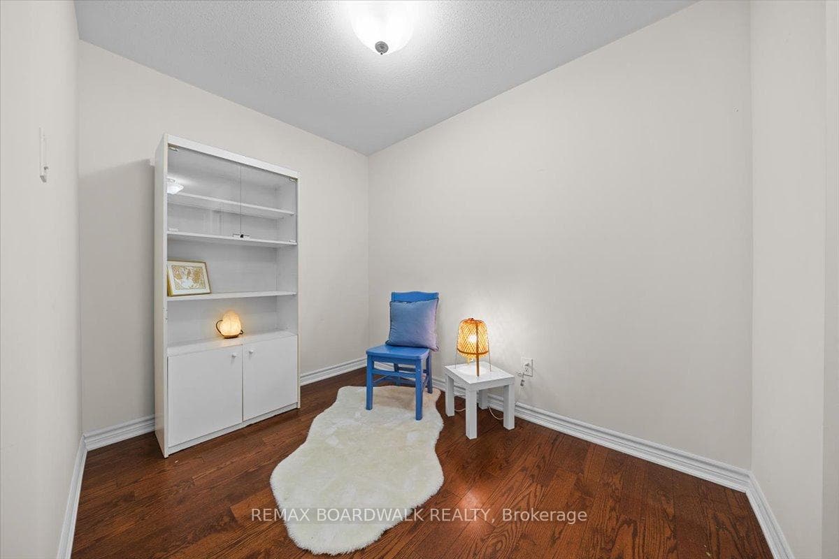 336 Gallantry Way photo 20