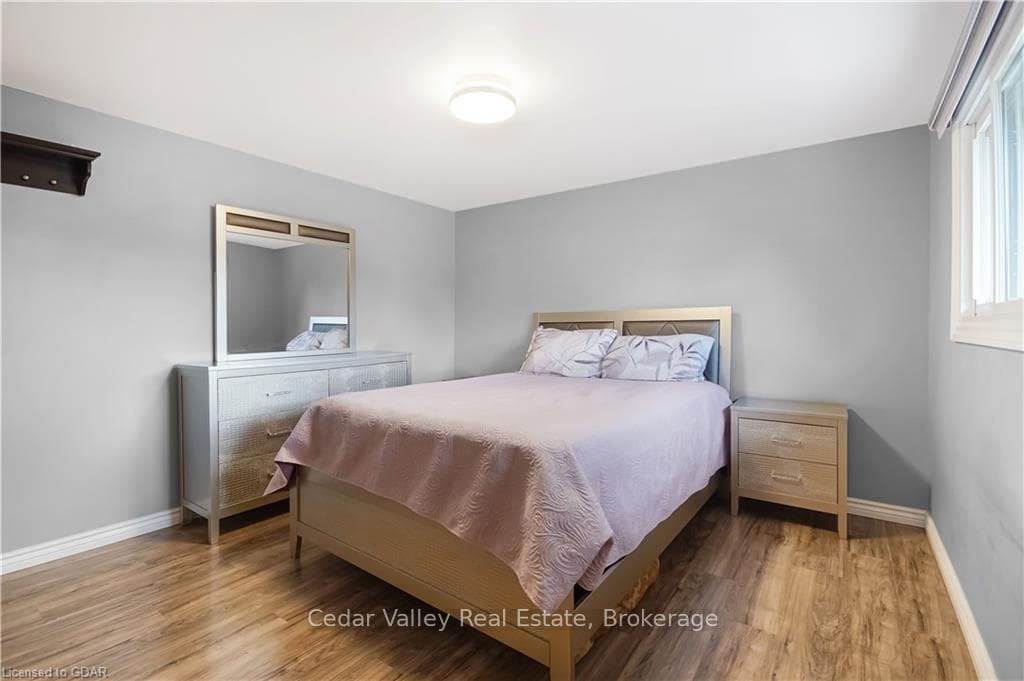 50 SCOTCHMERE Crescent photo 14