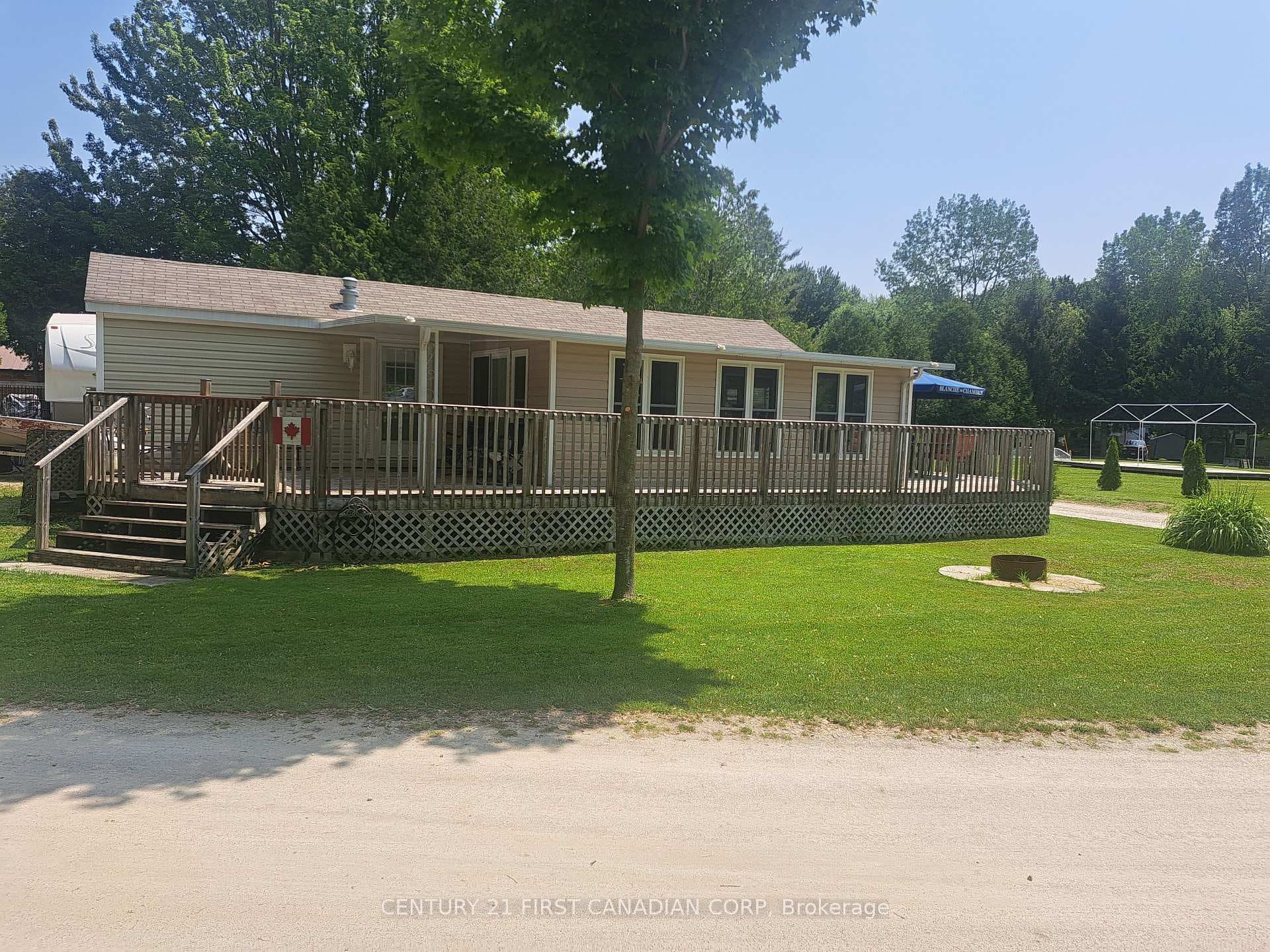 256440 Sunova Crescent Unit 501 photo 11