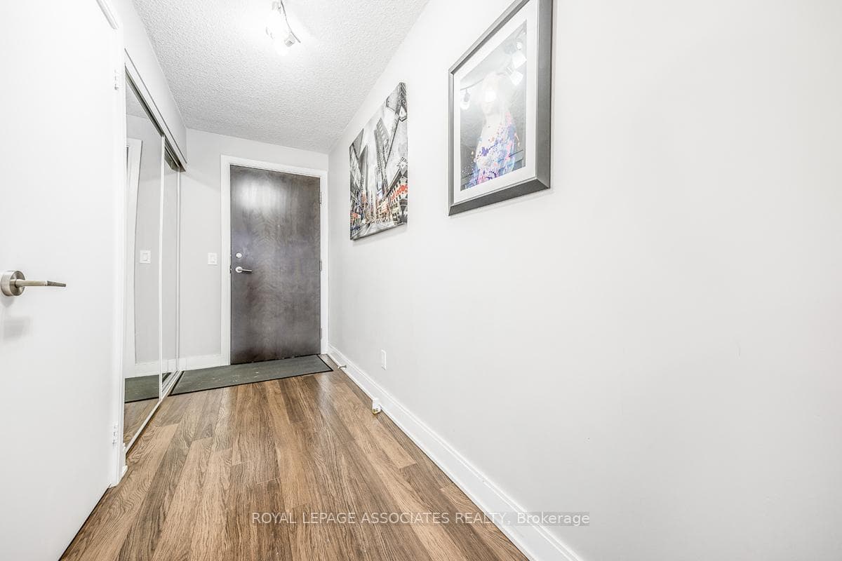 125 Village Green Square Unit 3512 photo 5