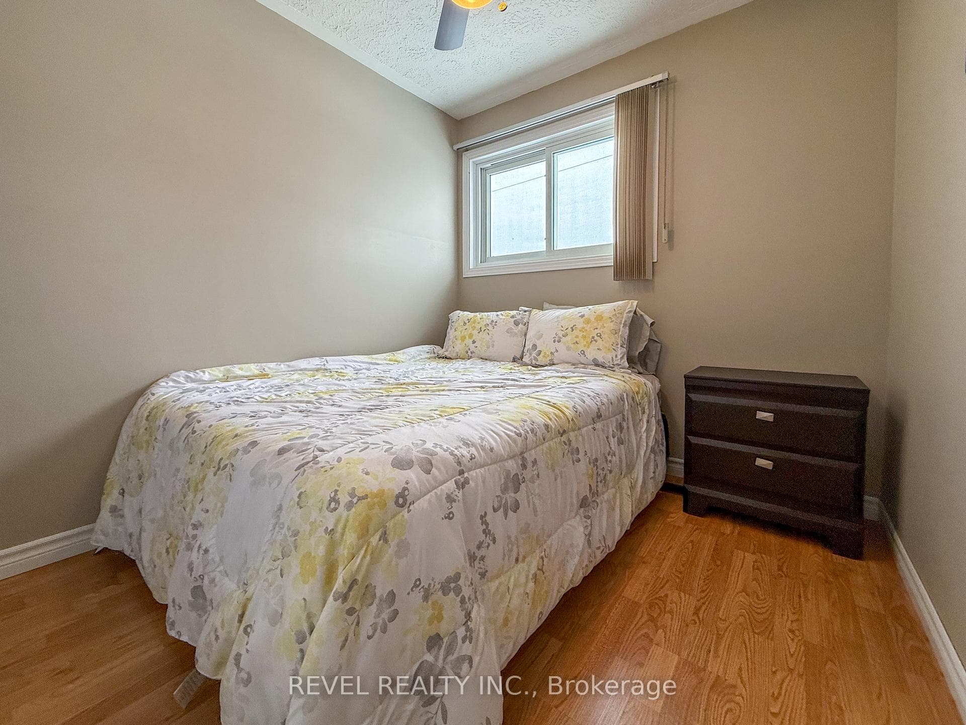 584 Spooner Drive photo 18
