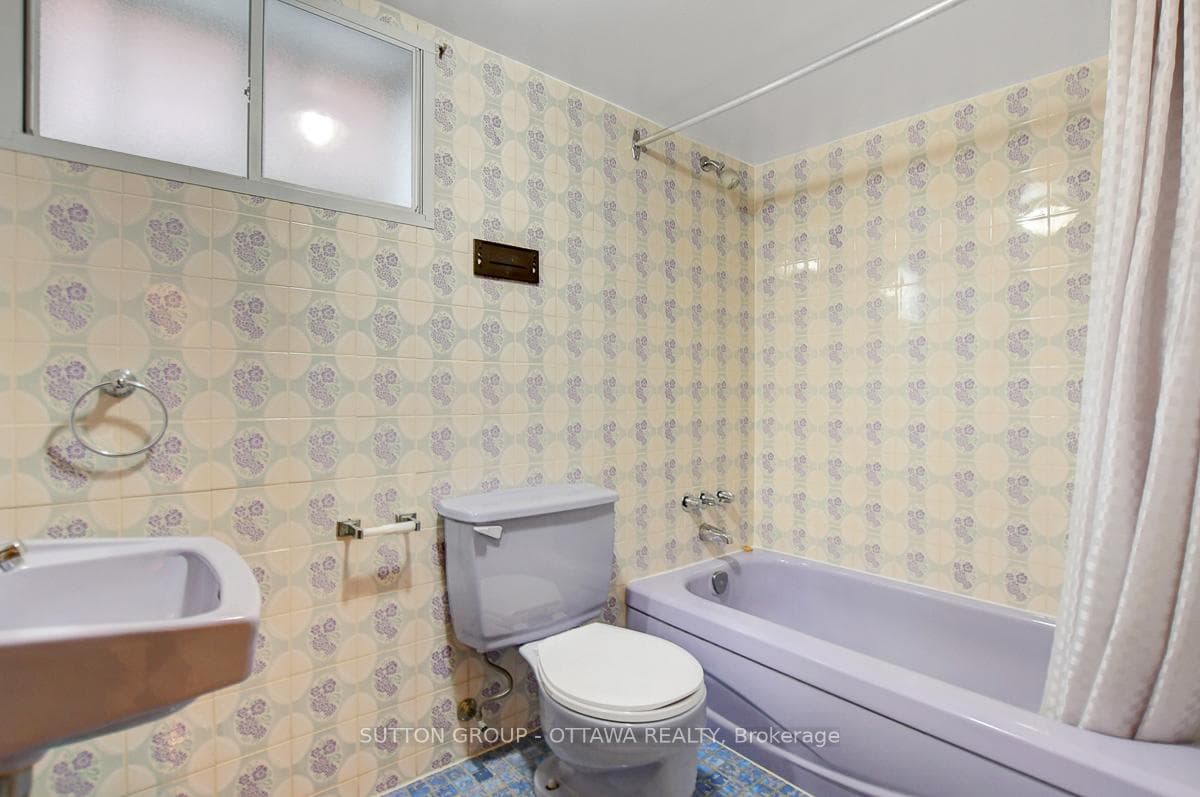 200 Breezehill Avenue photo 24