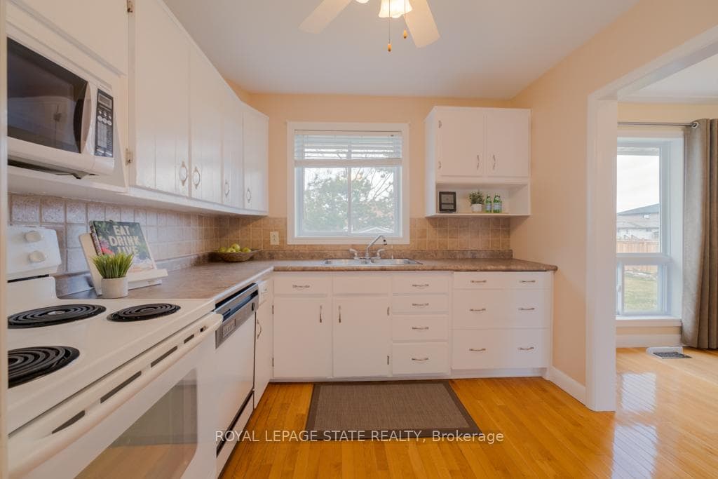 99 Byron Avenue photo 8