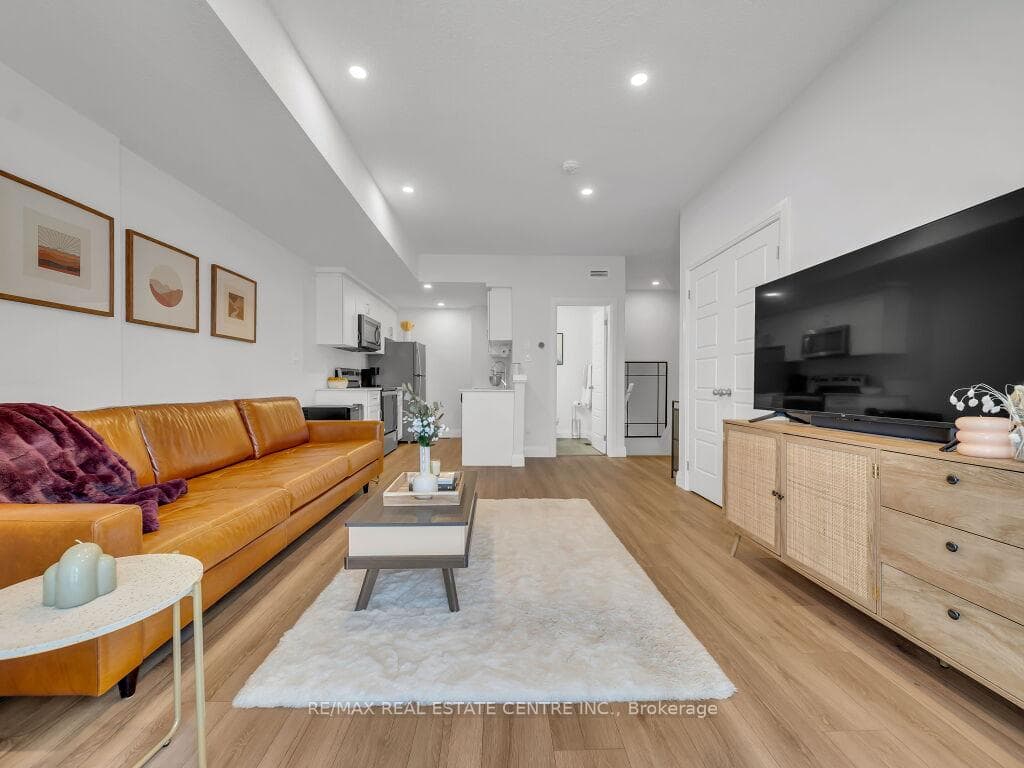 600 Victoria Street Unit 16 photo 8