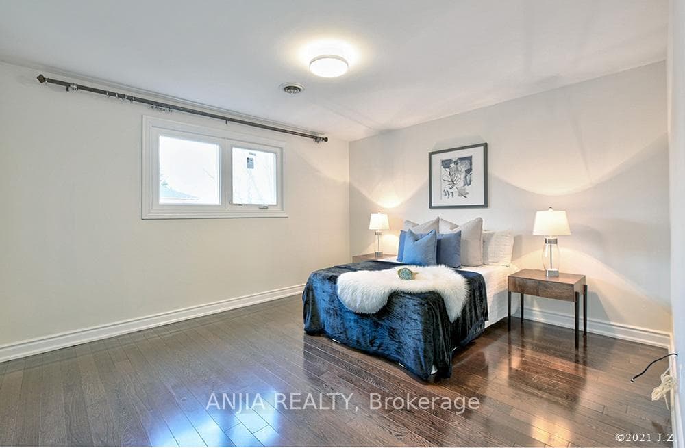 24 Ferrah Street photo 17
