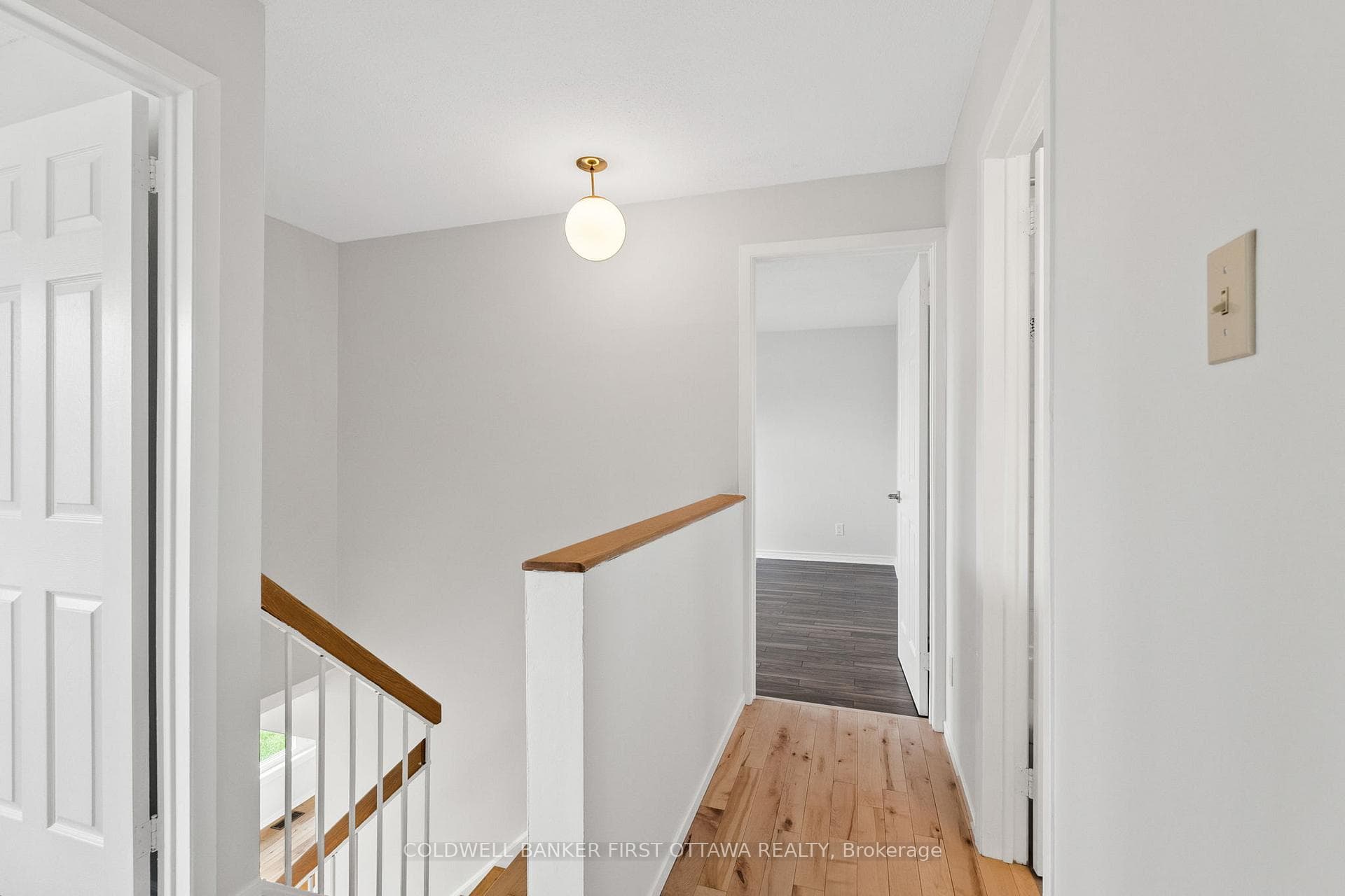 390 Cloverheath Crescent photo 21