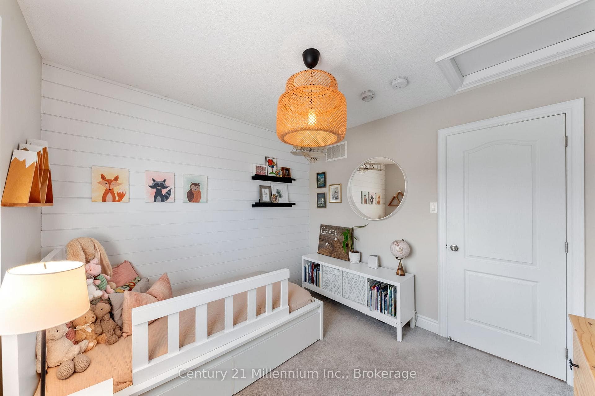 103 Lockerbie Crescent photo 15