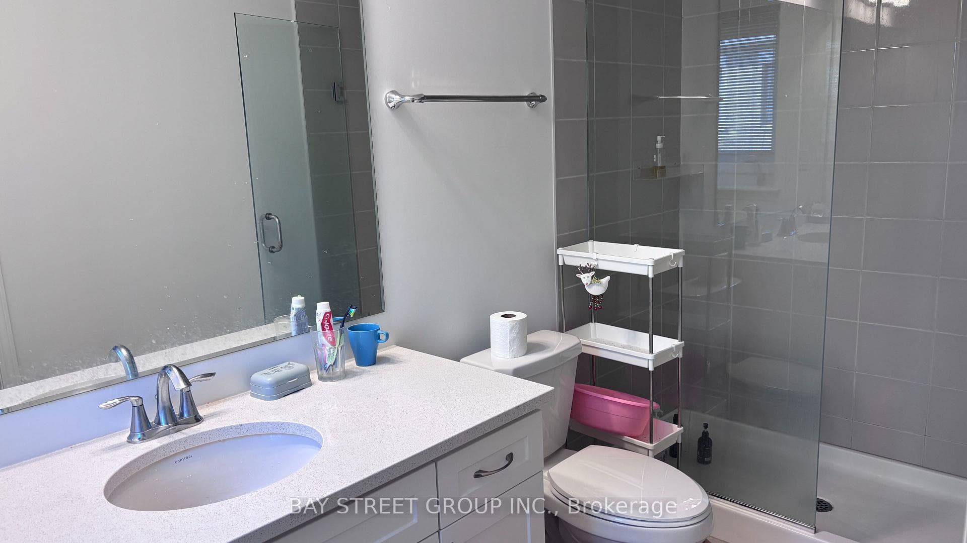3042 Merrick Road photo 34