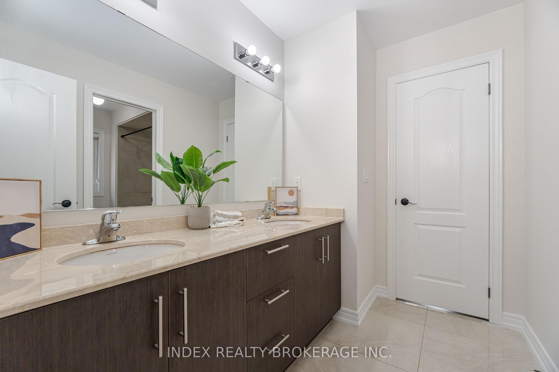 86 Hanbury Crescent photo 24