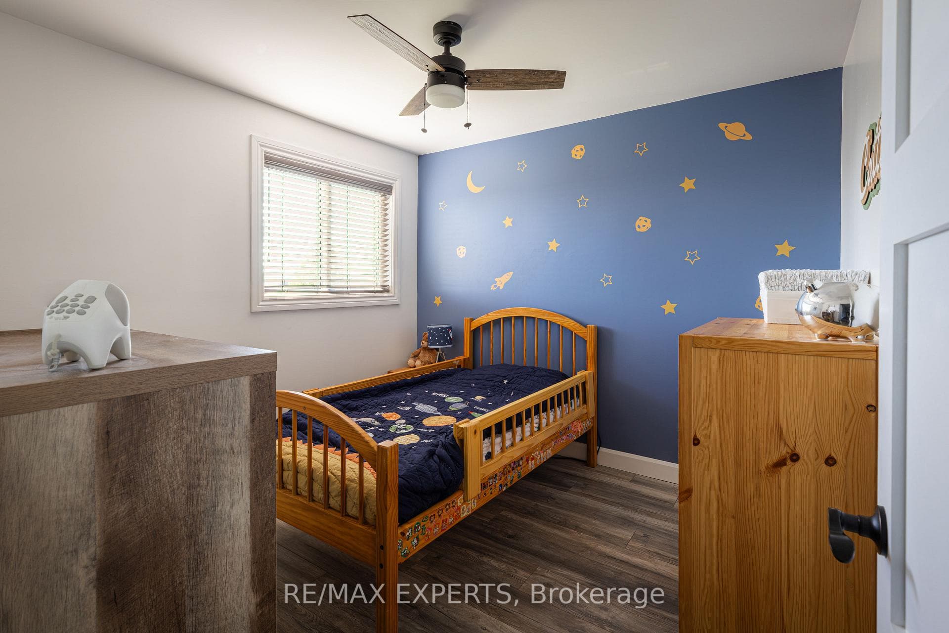 213 Melbourne Drive photo 16