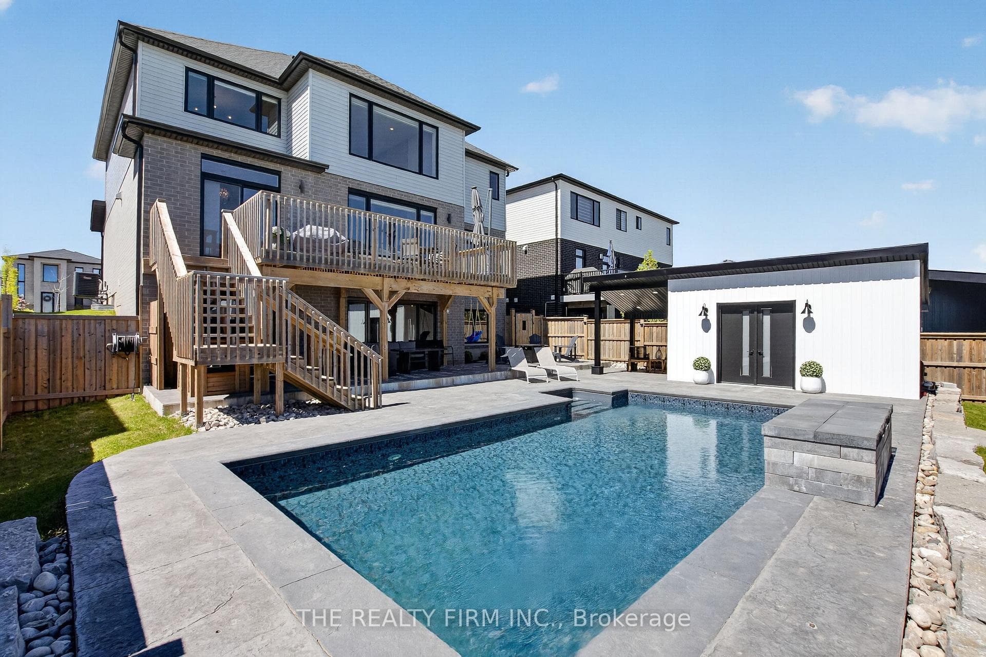 87 Daventry Way photo 37