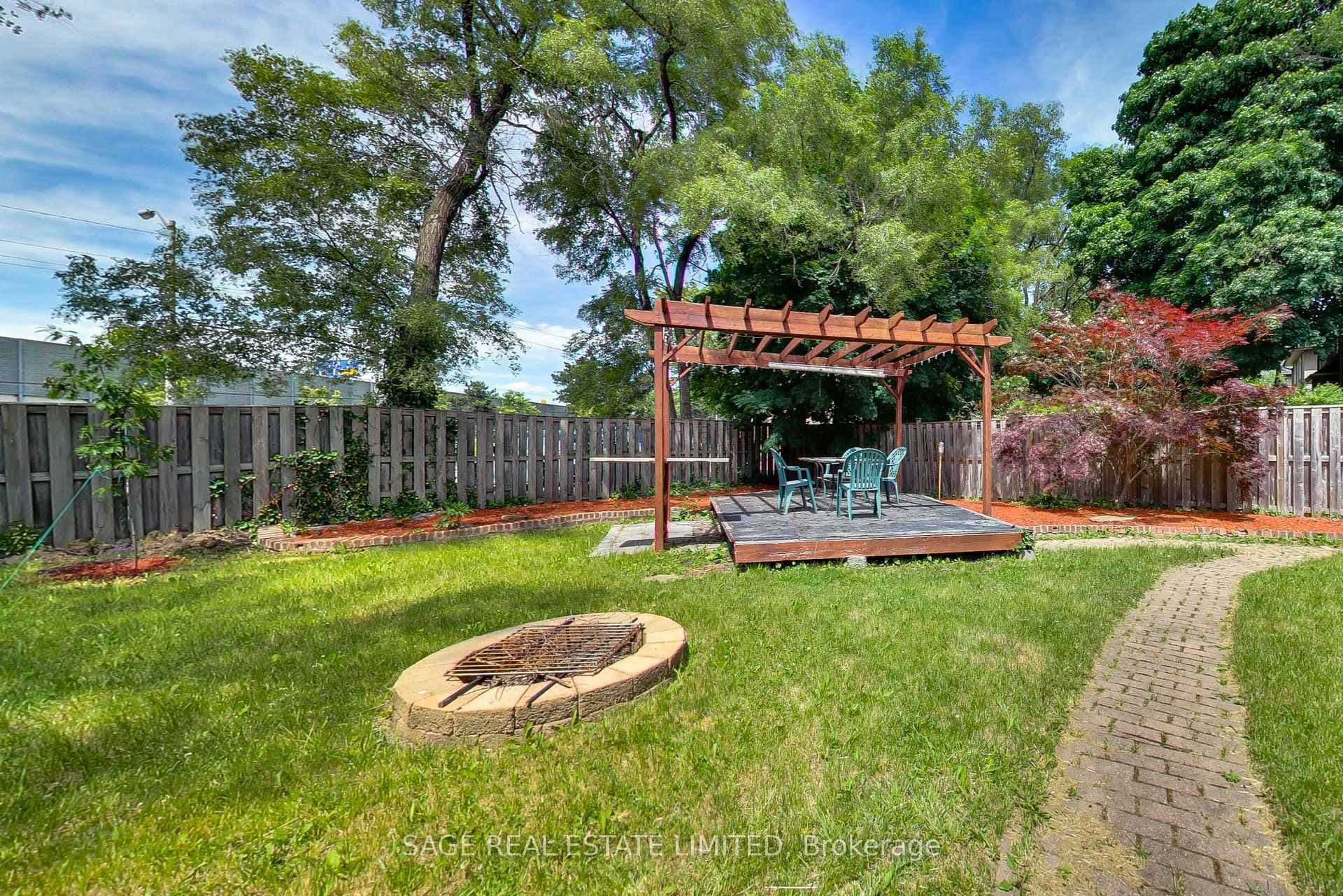 72 Burncrest Drive Unit Main photo 24