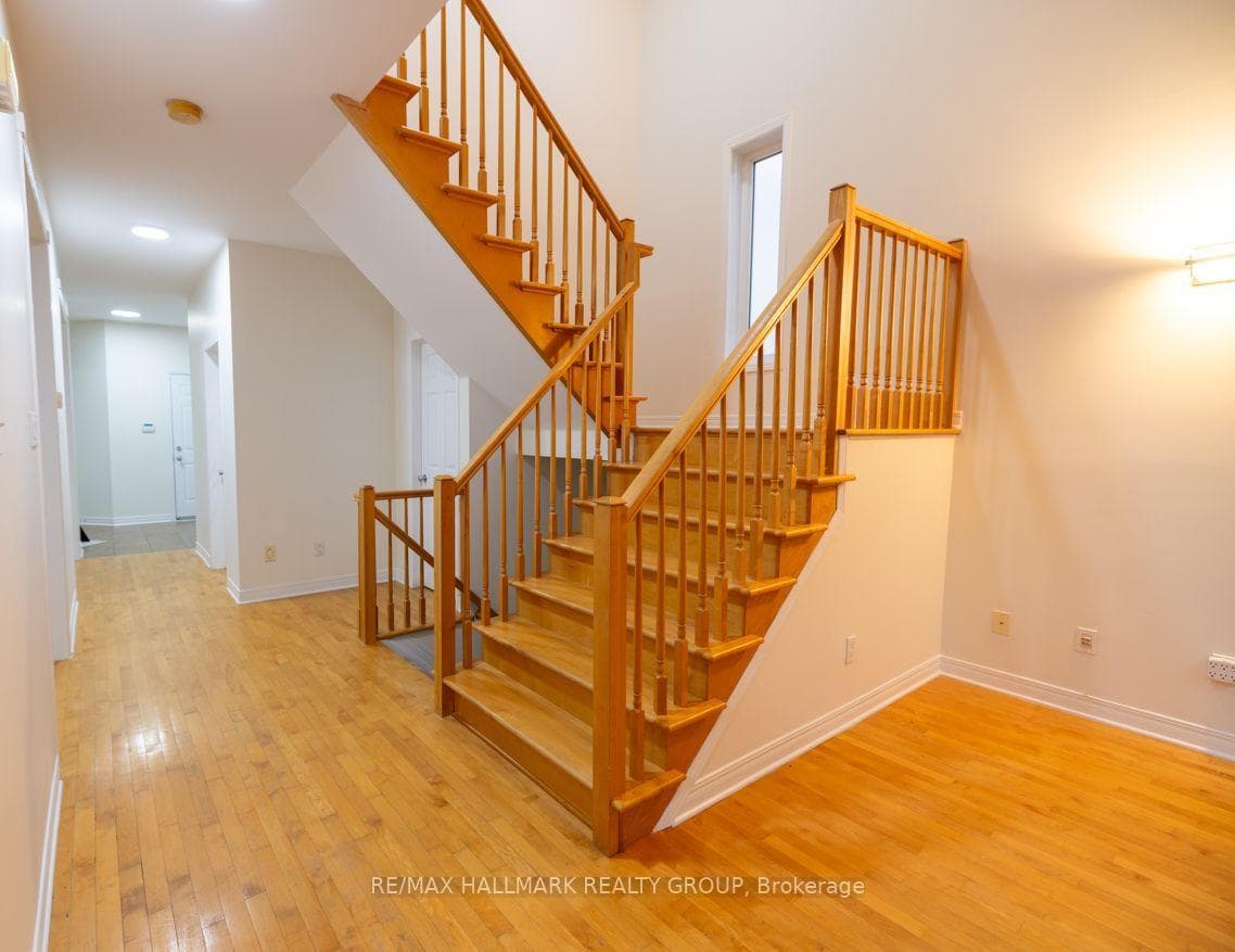 281 Goldridge Drive photo 14