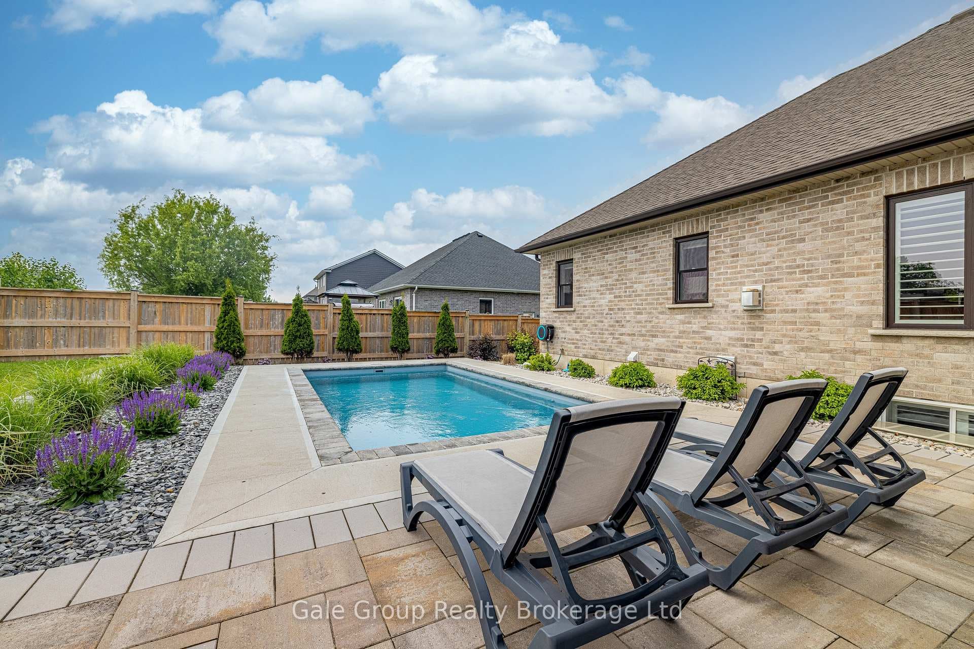 17 AMANDA Avenue photo 31