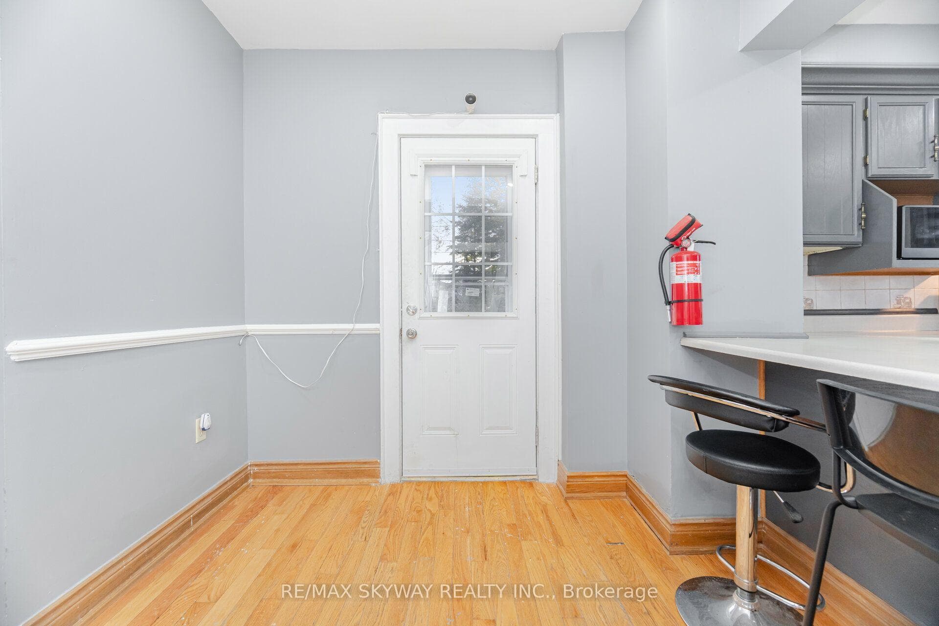 102 Queen Street photo 42