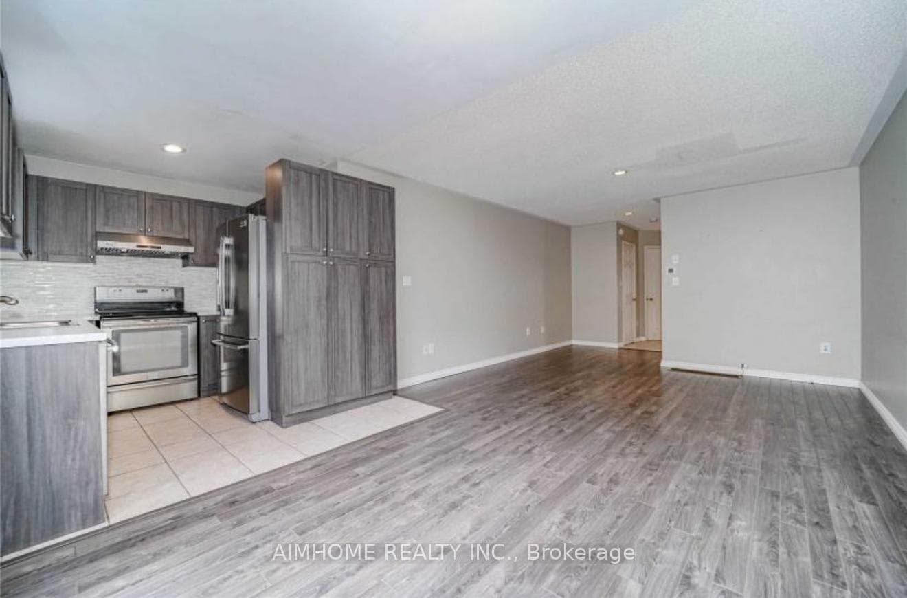 2394 Emerson Drive photo 4