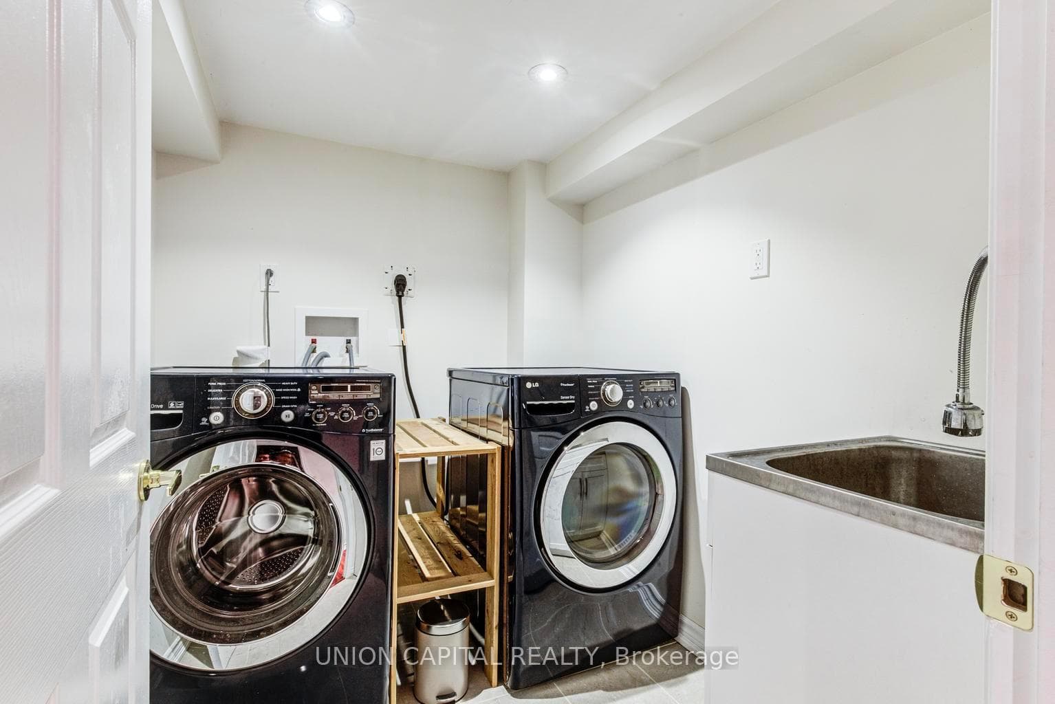 69 Southbrook Crescent photo 48