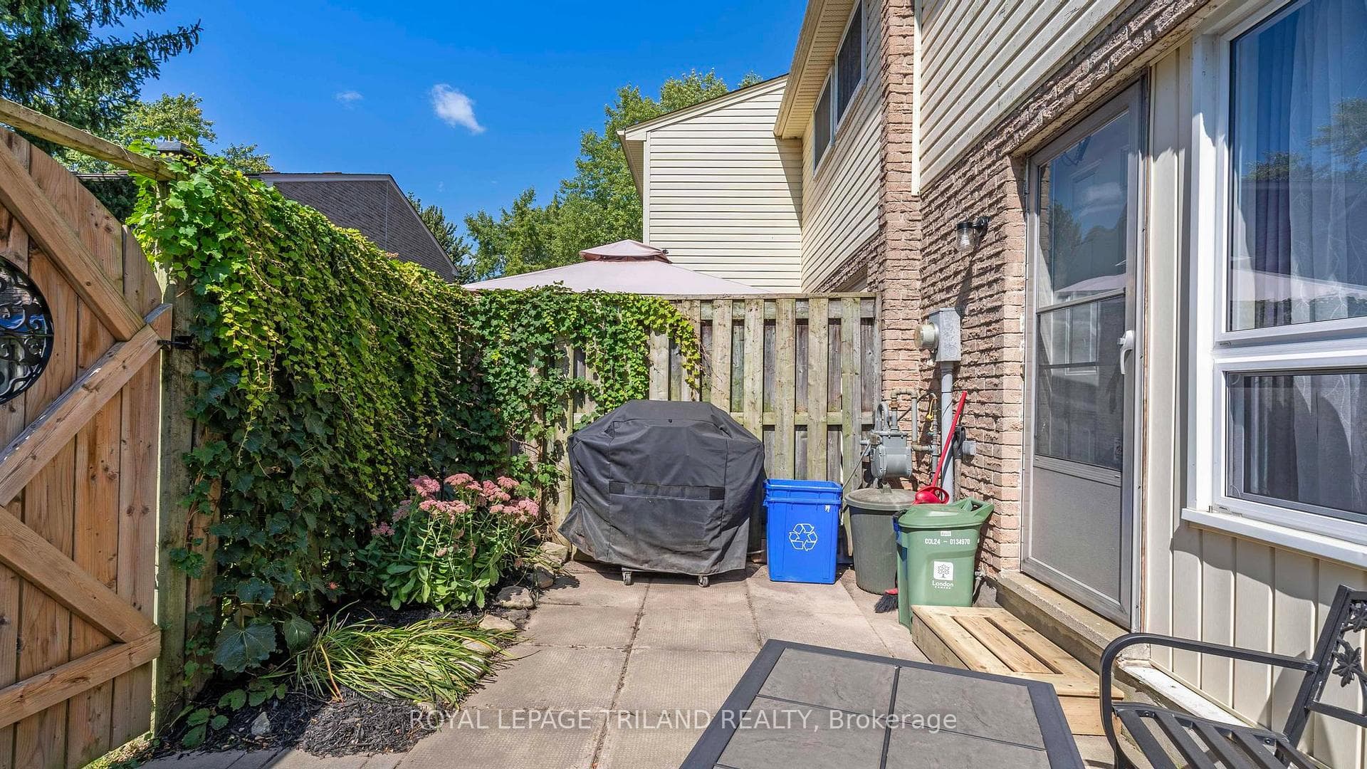 166 SOUTHDALE Road Unit 56 photo 28