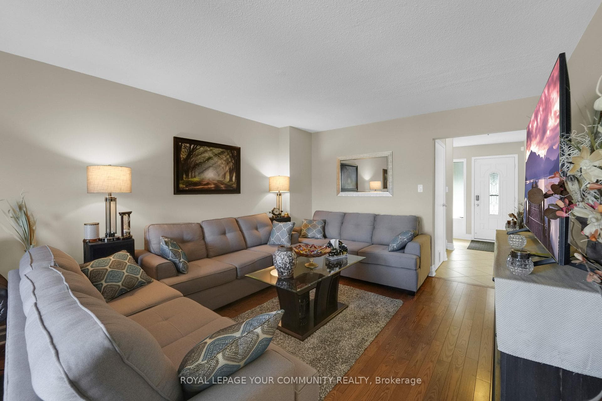 249 Collings Avenue photo 12