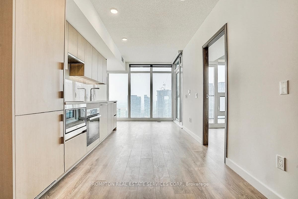 1 Concord Cityplace Way Unit 4102 photo 3