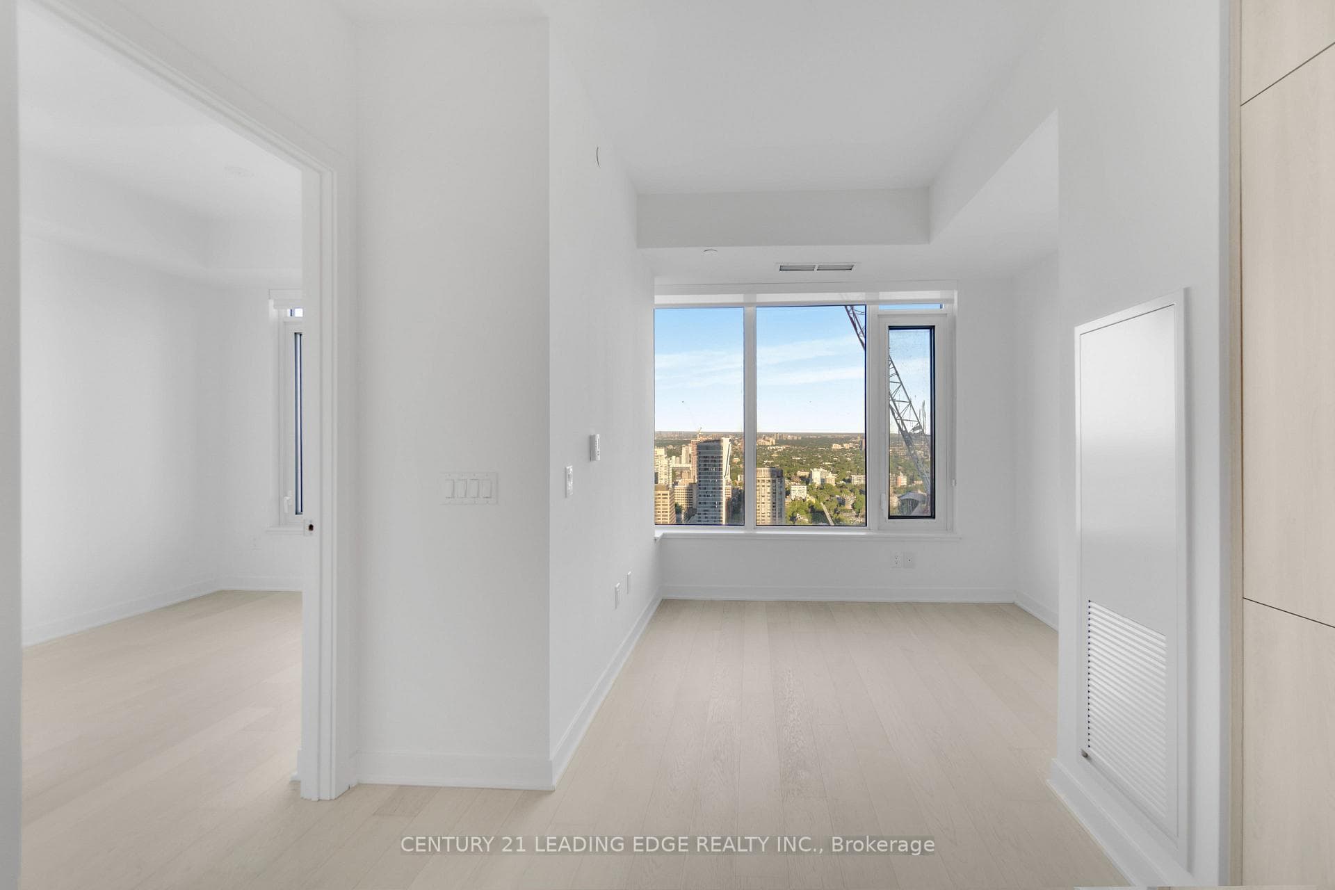 11 Yorkville Avenue Unit 3810 photo 17