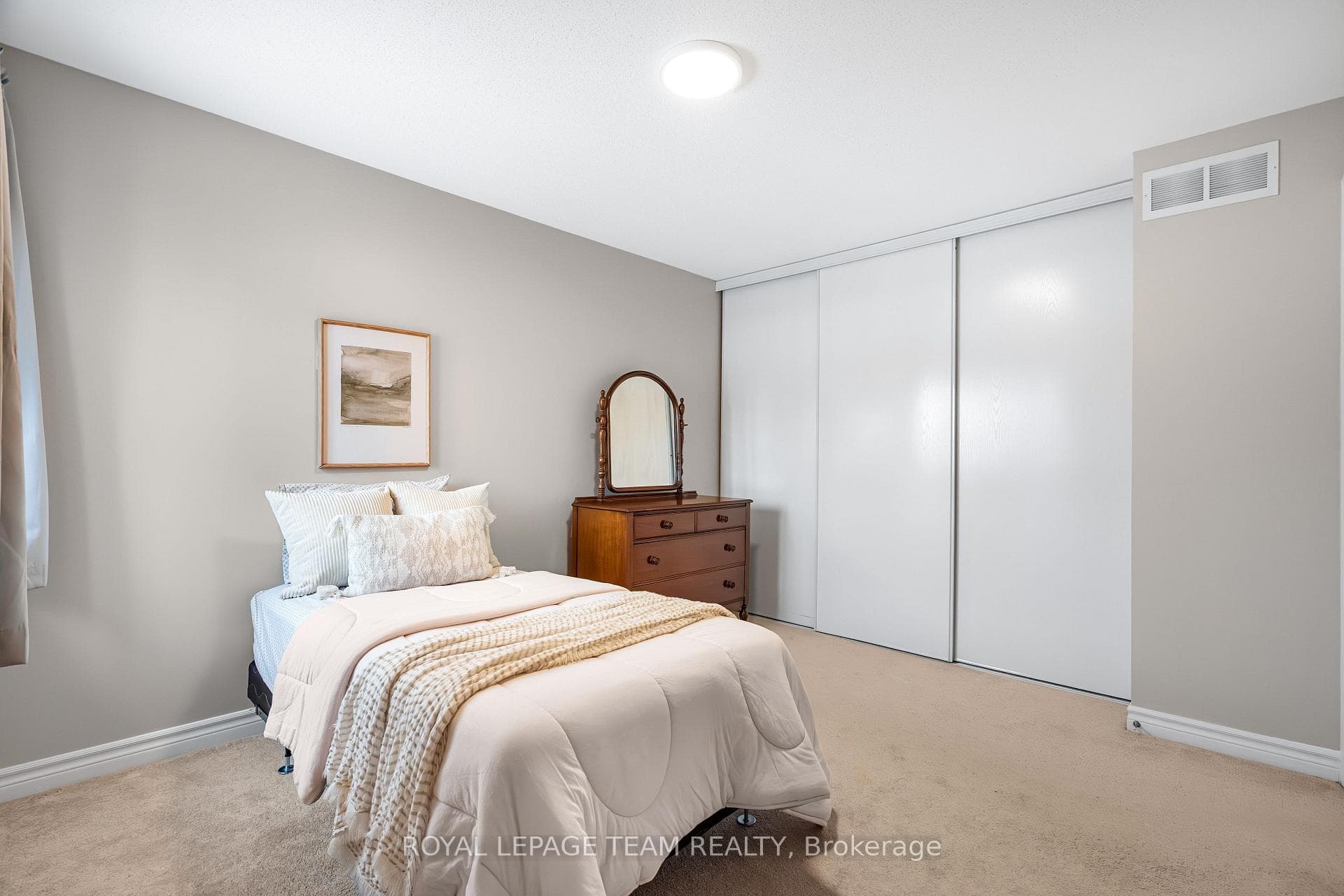 228 BRANTHAVEN Street photo 37