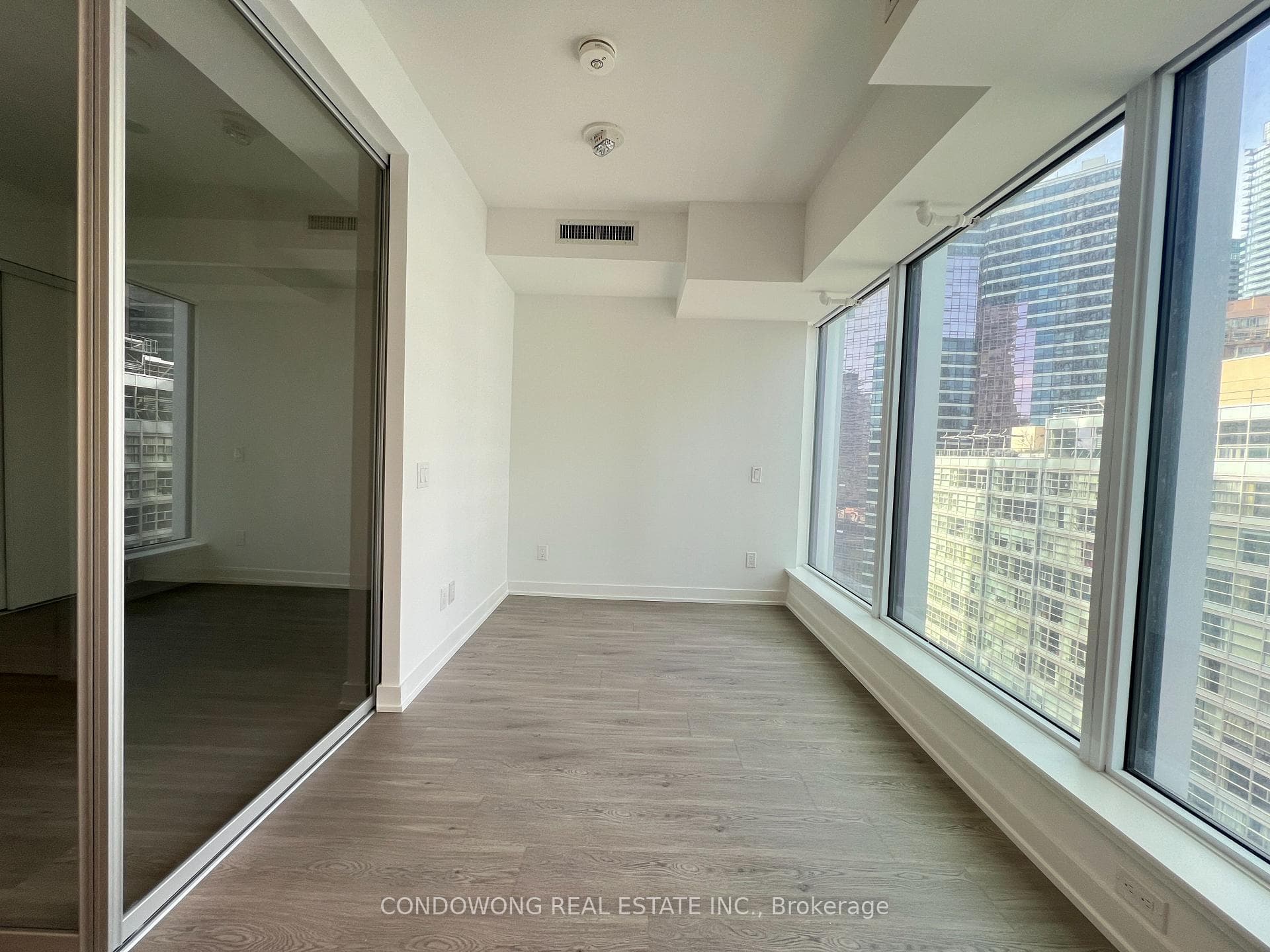 8 Wellesley Street Unit 1805 photo 8