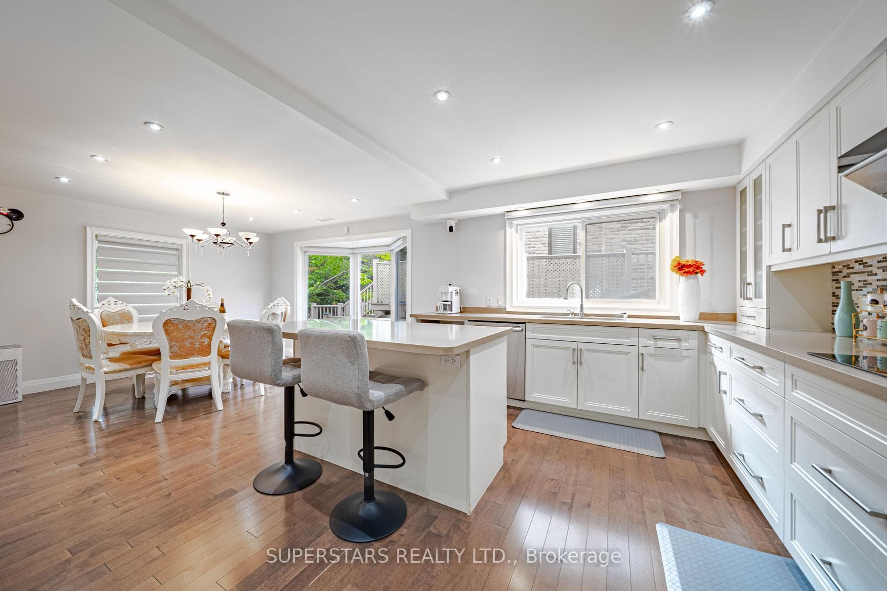 23 Montgomery Court photo 9