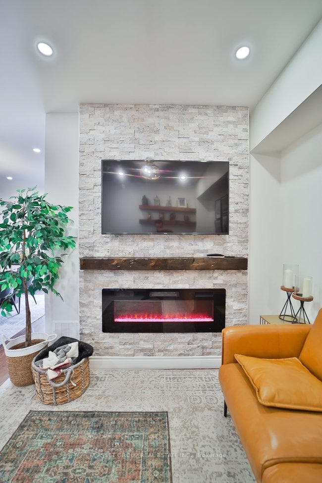 2378 Dalebrook Drive photo 10