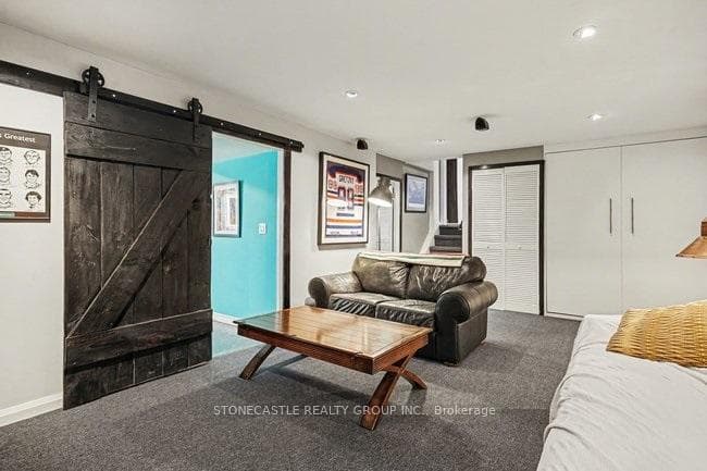 1899 Truscott Drive photo 18