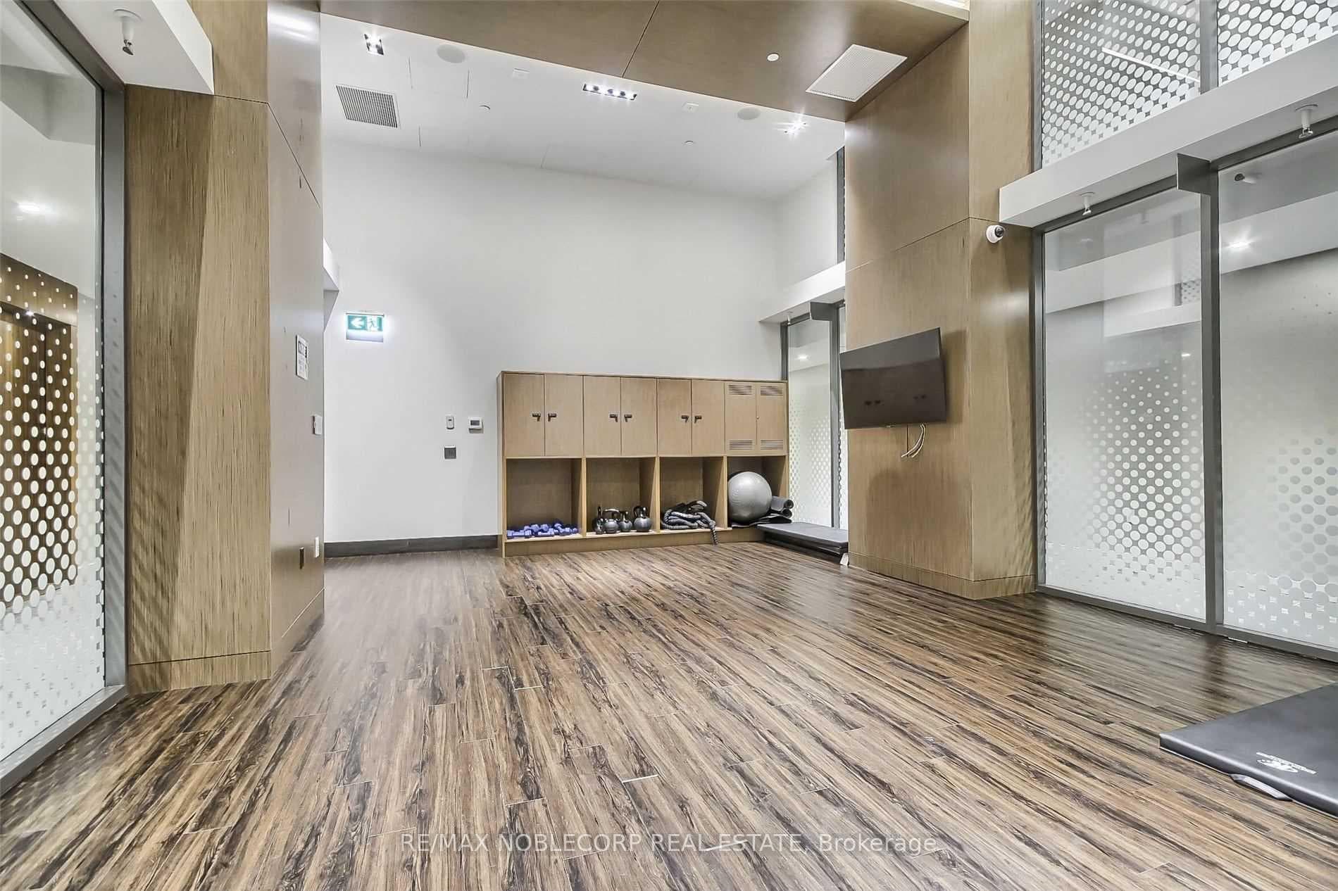15 Queens Quay Unit 3405 photo 33