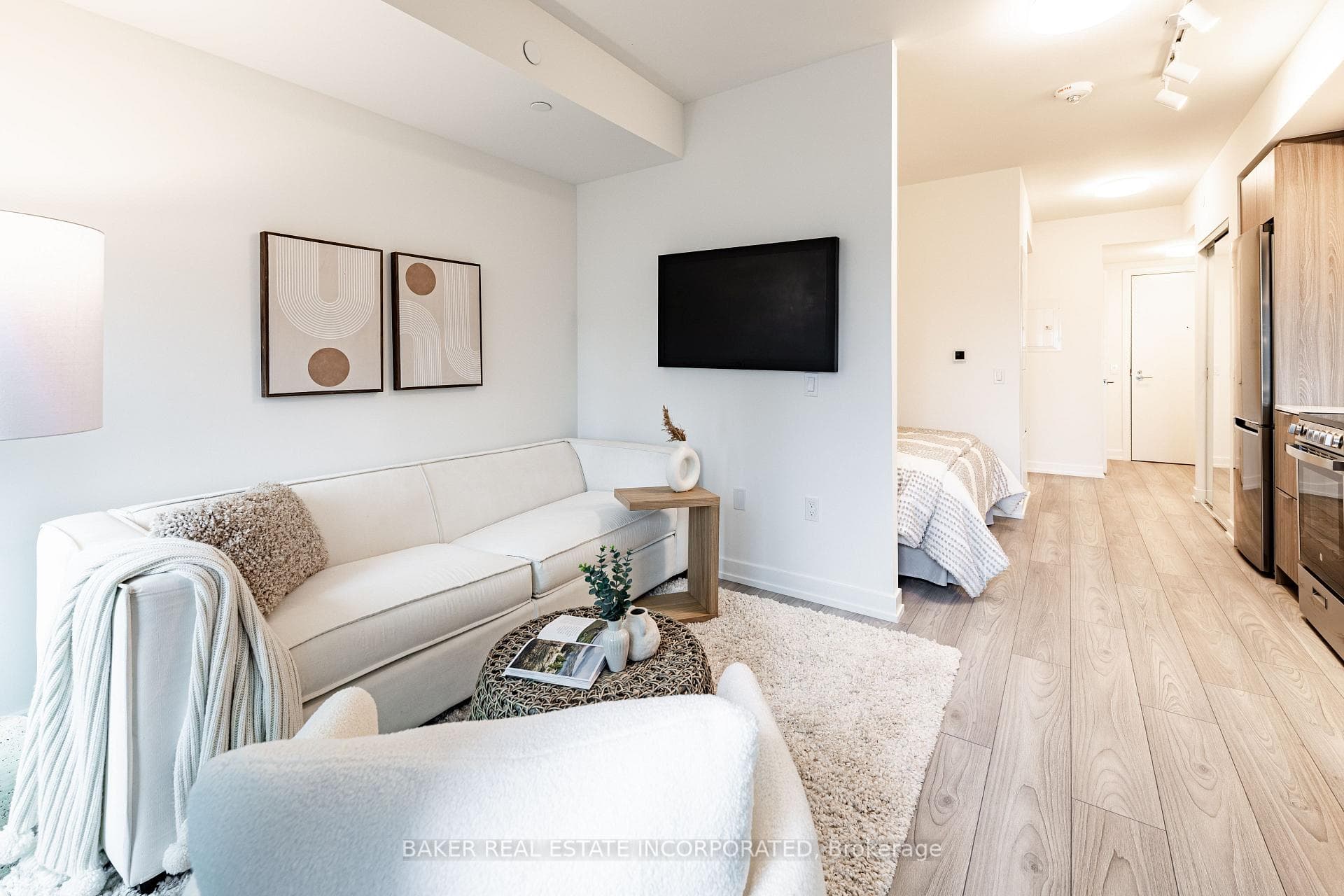 223 Redpath Avenue Unit 512 photo 1