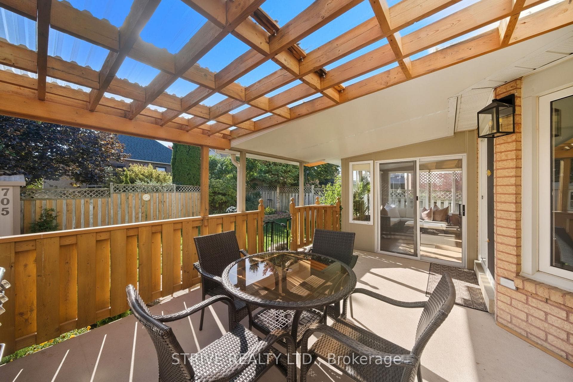 705 Carlisle Street photo 35
