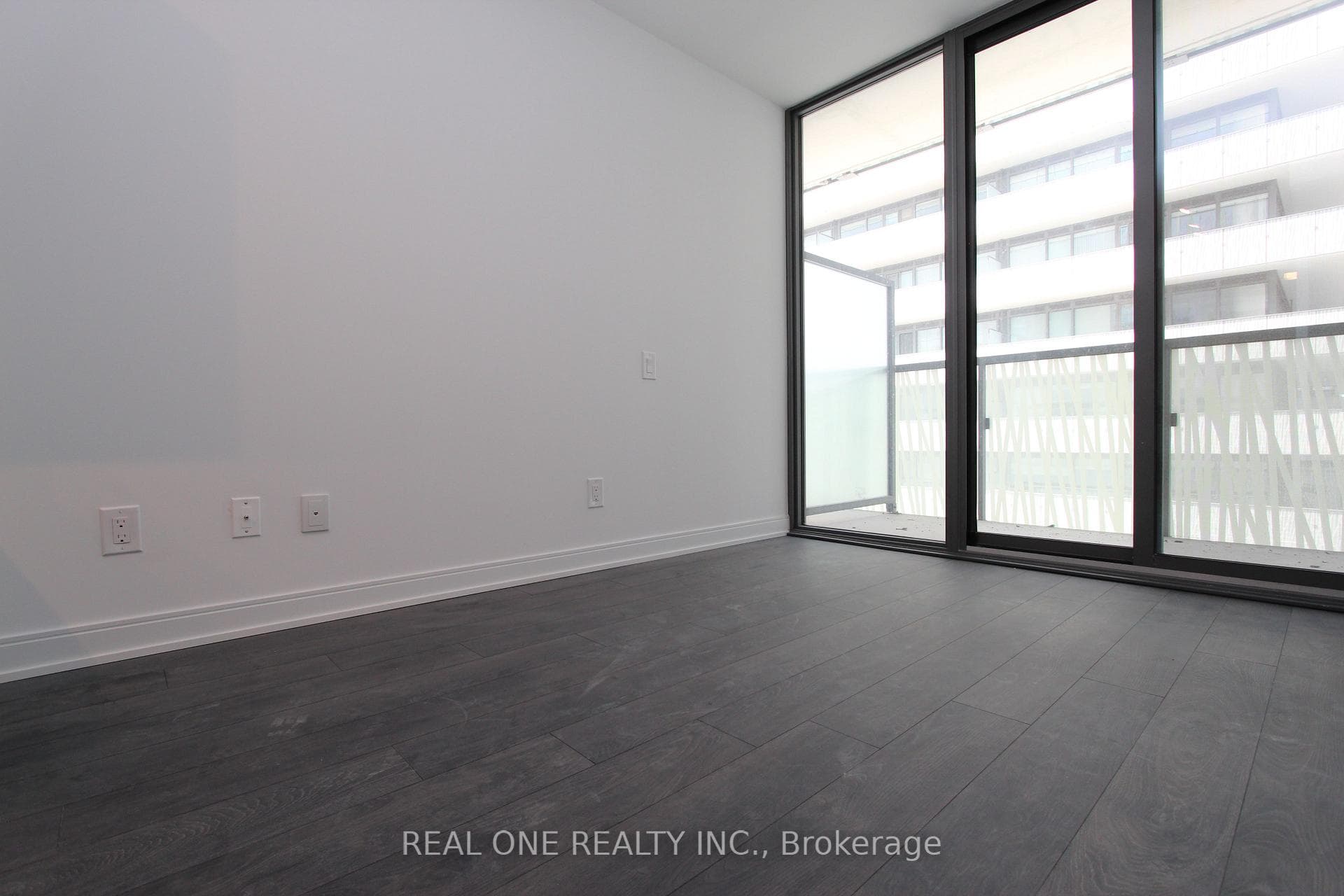 50 Charles Street Unit 1010 photo 3