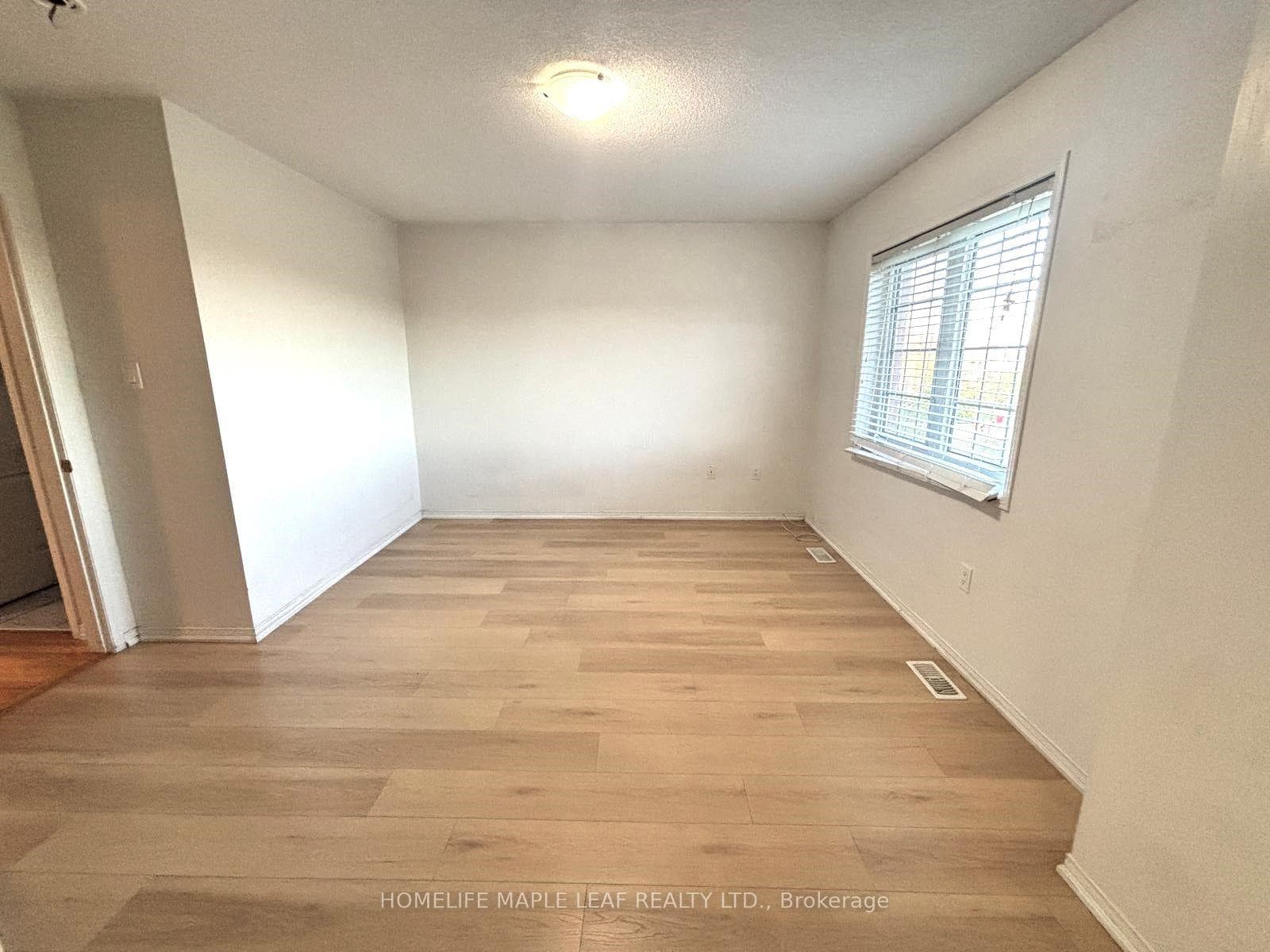 39 Sussexdale Drive photo 15