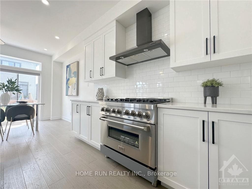 67 VICEROY Mews photo 7