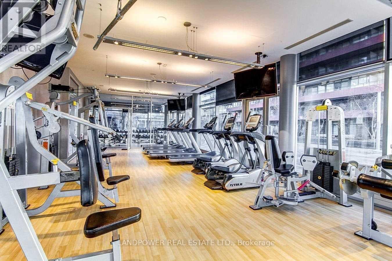 4K Spadina Avenue Unit 720 photo 32