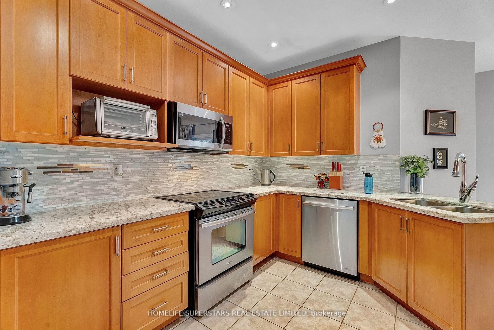 76 Westway Crescent photo 17