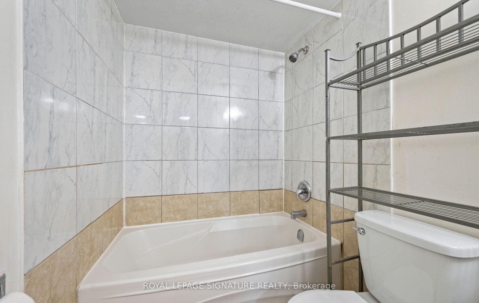 262 KENORA Avenue Unit 2 photo 38