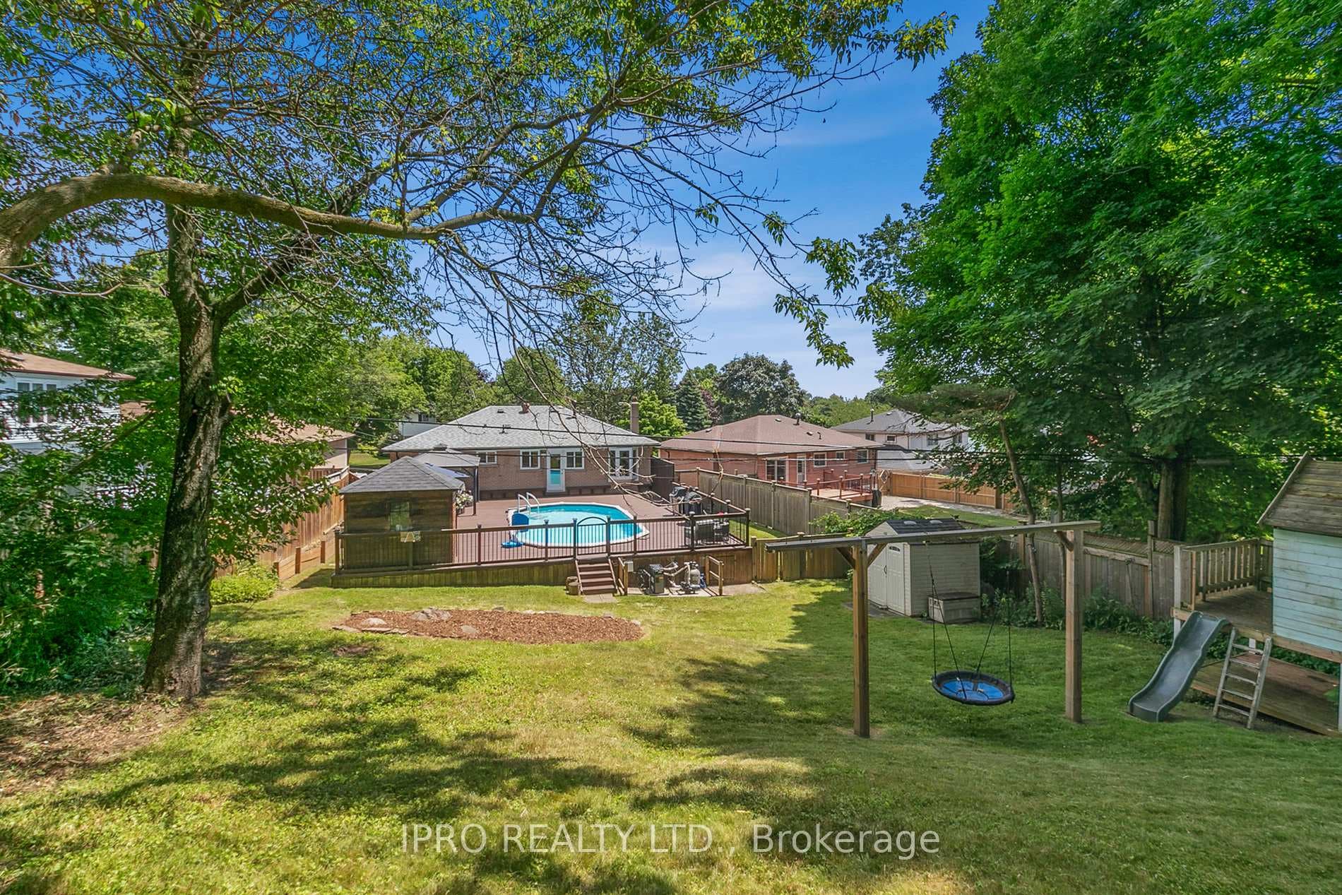 8 Sir Raymond Drive photo 30