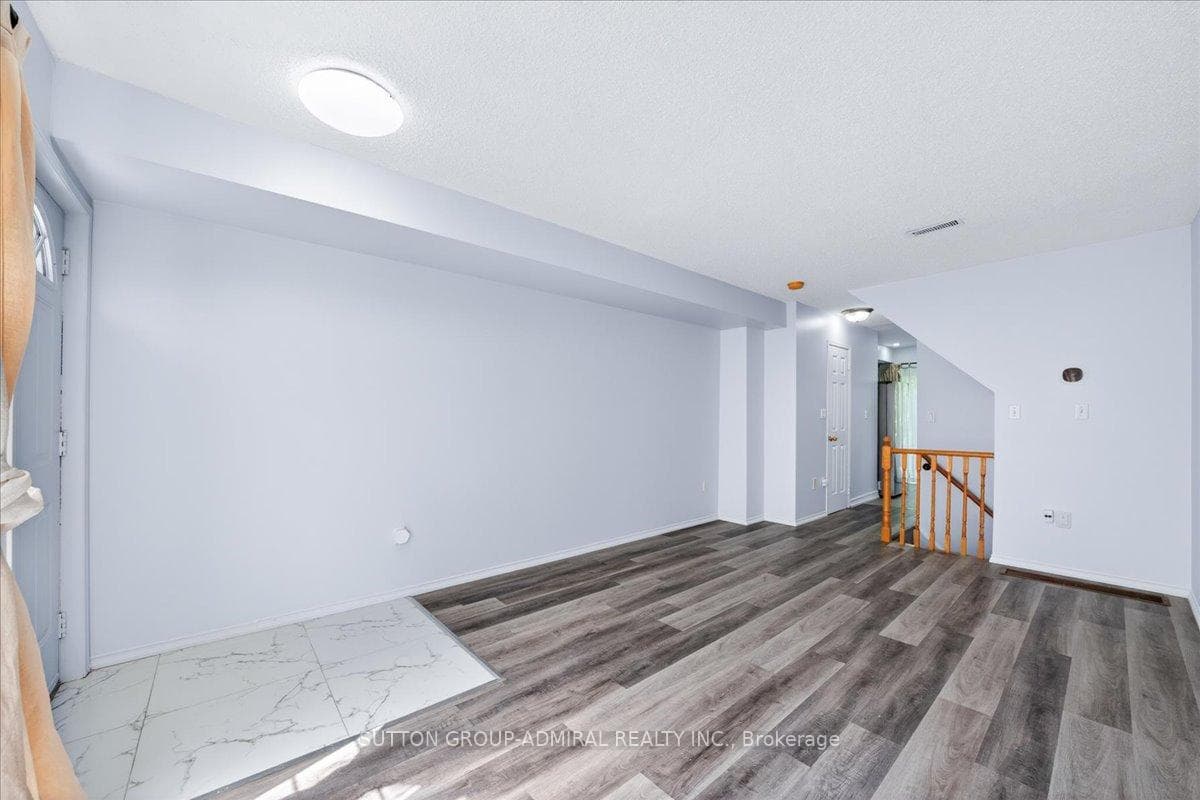75 Strathaven Drive Unit 35 photo 6