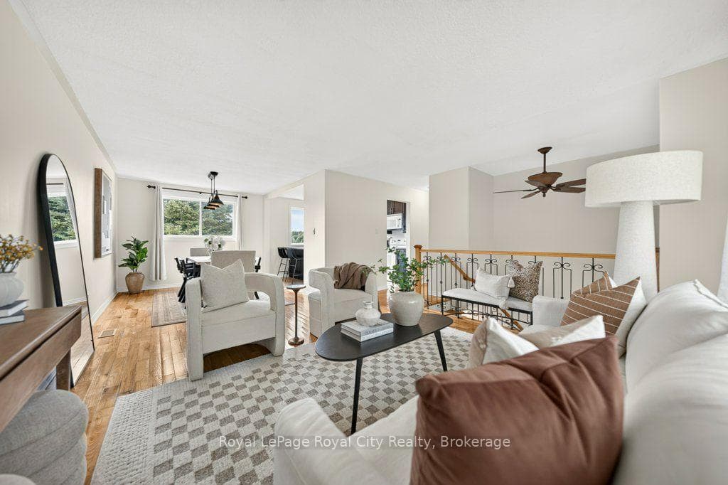 18 Springdale Boulevard photo 9